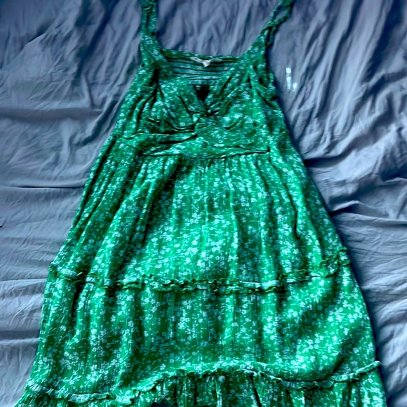 green dress - Picture 1 of 1